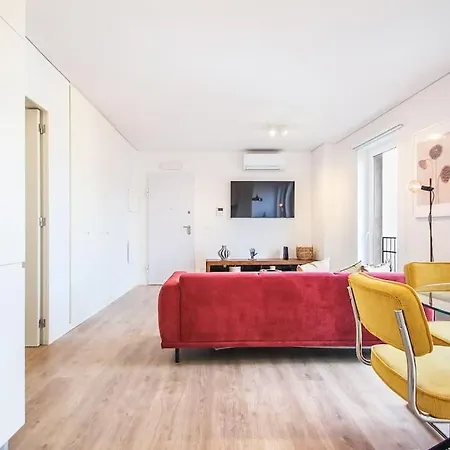 Outstanding Liberdade Spacious 2 Bedroom W Ac Apartman *