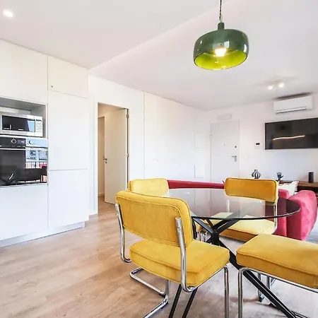 Outstanding Liberdade Spacious 2 Bedroom W Ac *