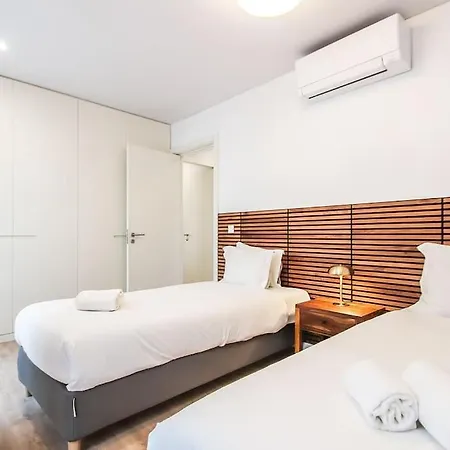 Outstanding Liberdade Spacious 2 Bedroom W Ac Lägenhet