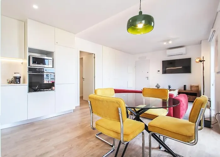 Outstanding Liberdade Spacious 2 Bedroom W Ac *